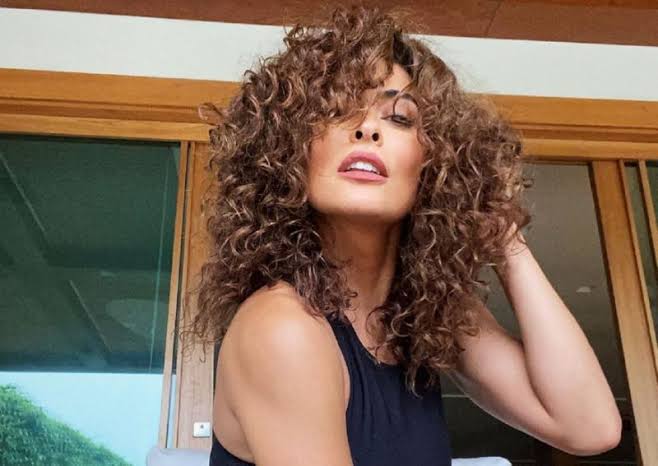 Sem sintomas, atriz Juliana Paes confirma que está com coronavírus