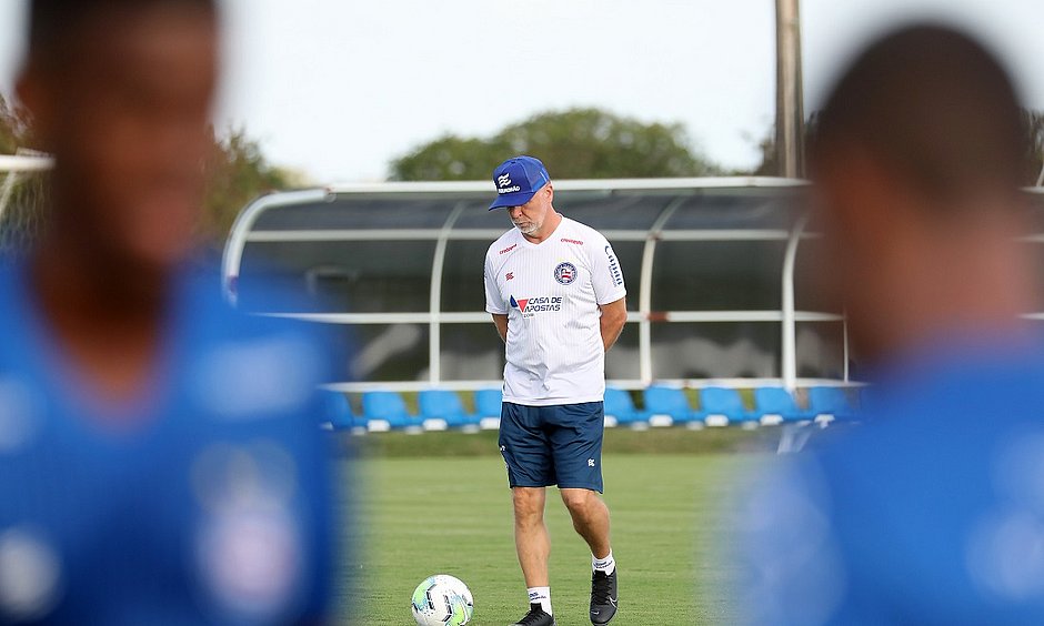 Com Nino suspenso, Bahia tem disputa por vaga na lateral direita