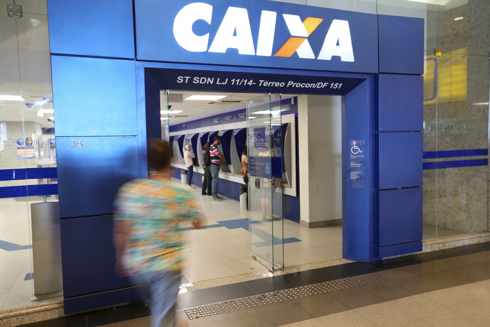 Agências da Caixa não abrem hoje (26) e saques de auxílios são retomados na próxima semana