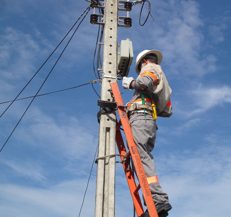 Coelba realiza desligamentos de energia nesta terça em Dias d'Ávila