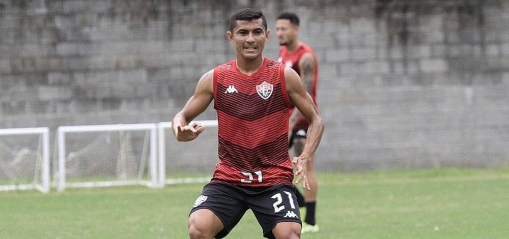 Vitória enfrenta CSA nesta terça e pode chegar no G4