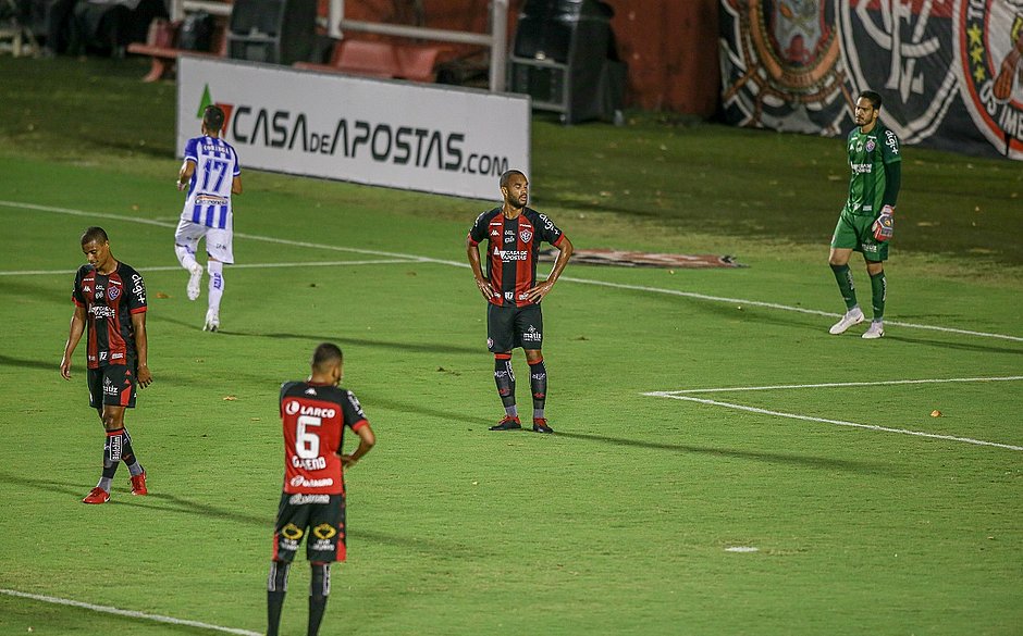Vitória sofre primeira derrota em casa na Série B