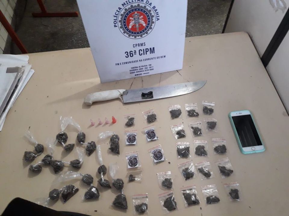 Homens são presos e menor apreendido acusados de tráfico de drogas em Dias d’Ávila