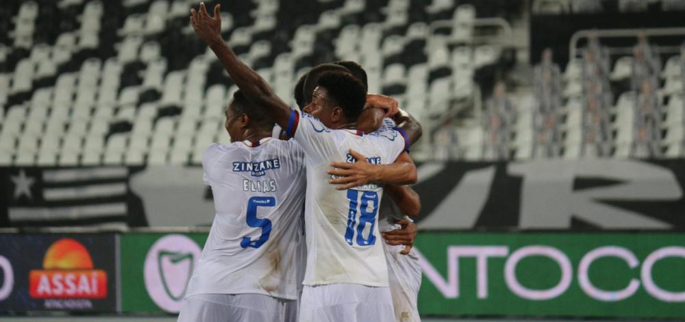 Bahia interrompe sequência negativa, vence Botafogo e deixa lanterna do Brasileirão