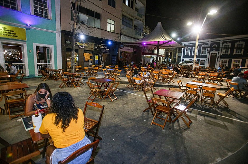 Bares e restaurantes de Salvador podem estender o funcionamento até meia-noite