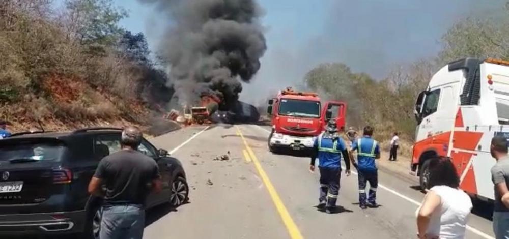 Acidente entre veículos deixa uma pessoa morta na BR-116