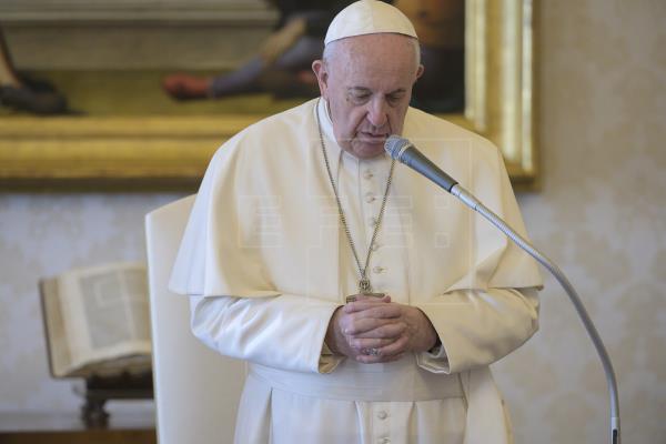 Vaticano confirma caso de Covid na residência onde vive Papa Francisco