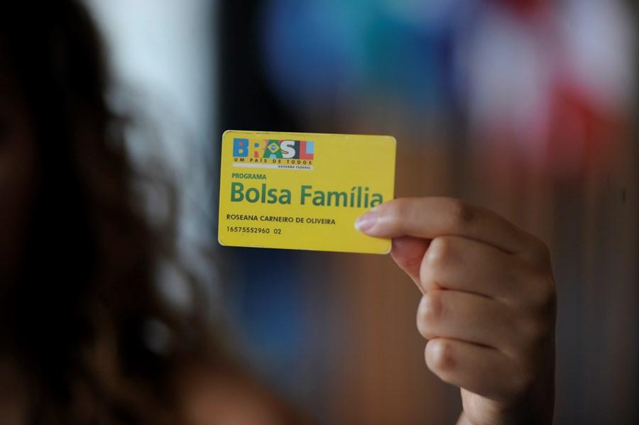 Beneficiários do Bolsa Família recebem 2ª parcela de auxílio residual