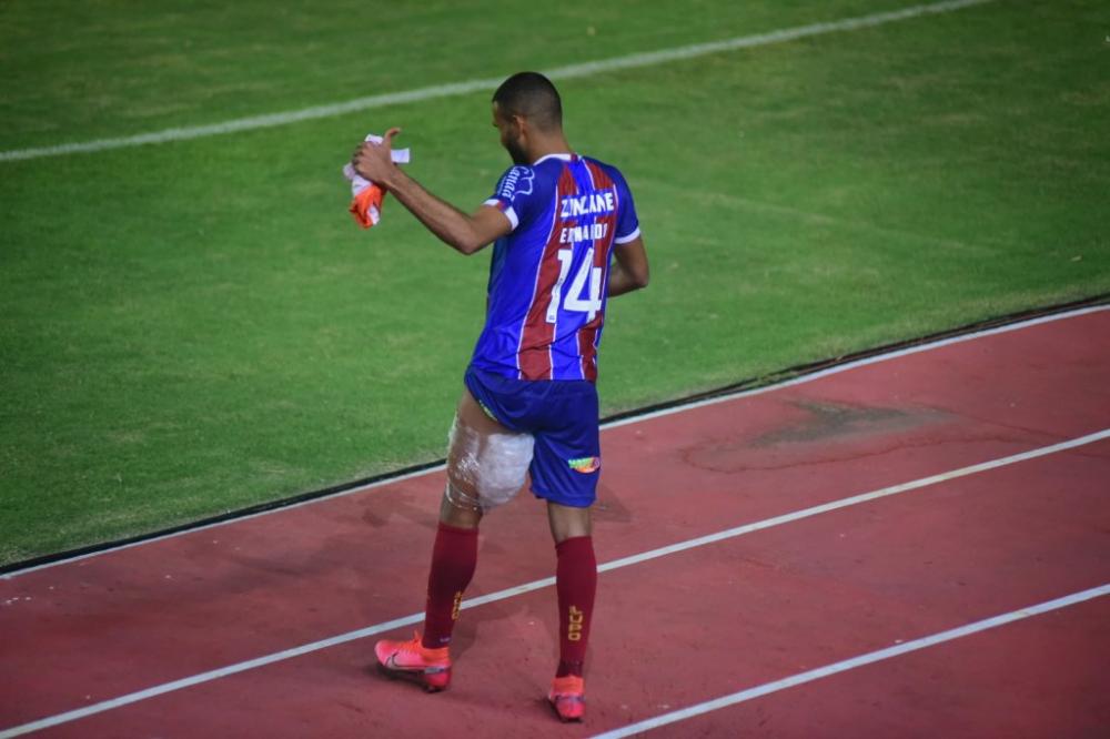 Substituído por lesão na coxa, Ernando preocupa DM do Bahia