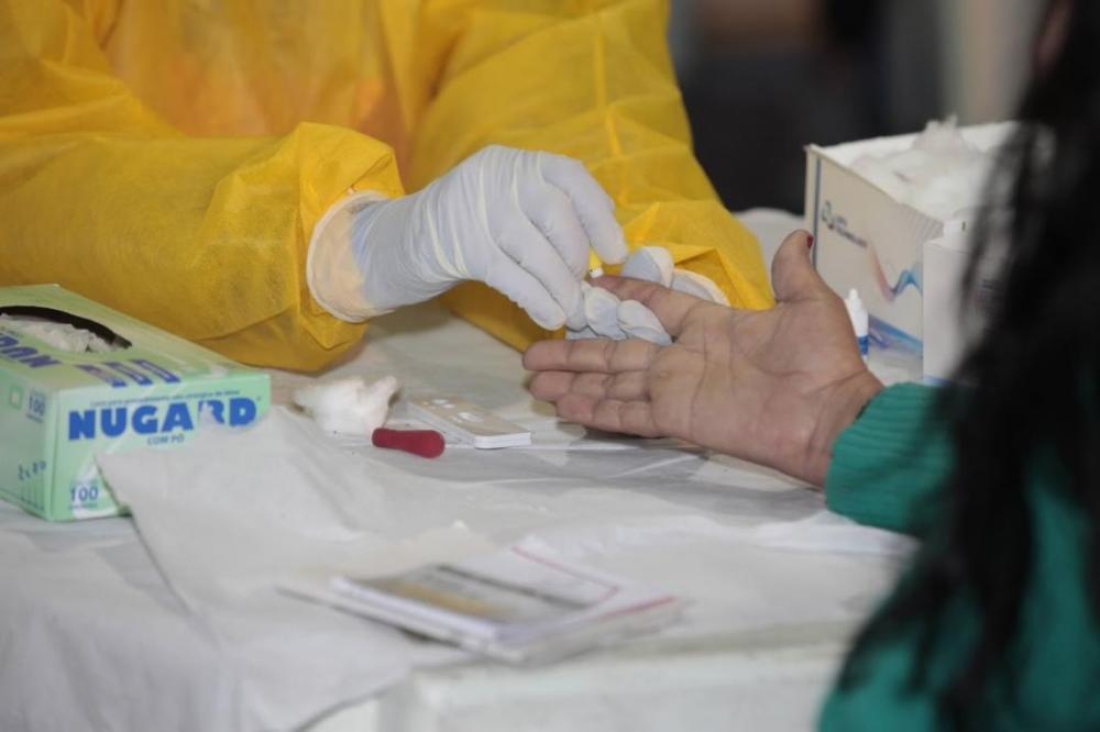 ANS determina que planos de saúde cubram testes de Covid-19