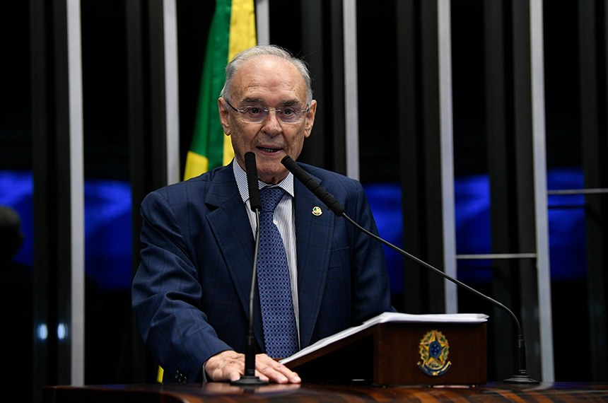 Senador Arolde de Oliveira morre, aos 83 anos, de coronavírus