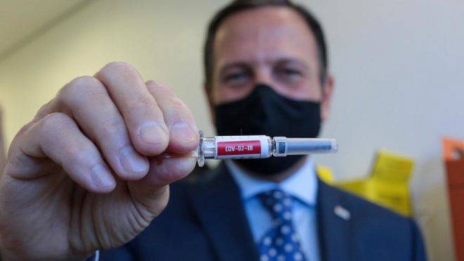 Coronavac será a vacina do Brasil, diz Doria, agradecendo à Anvisa