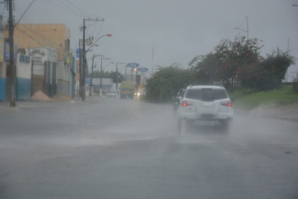 Formação de ciclone pode causar ventos e chuvas fortes na Bahia