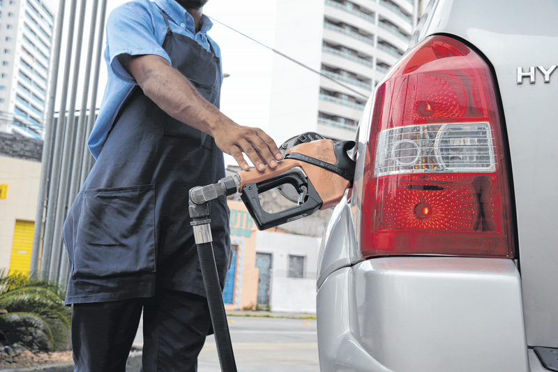 Petrobras reduz preços de gasolina e diesel a partir desta terça (27)