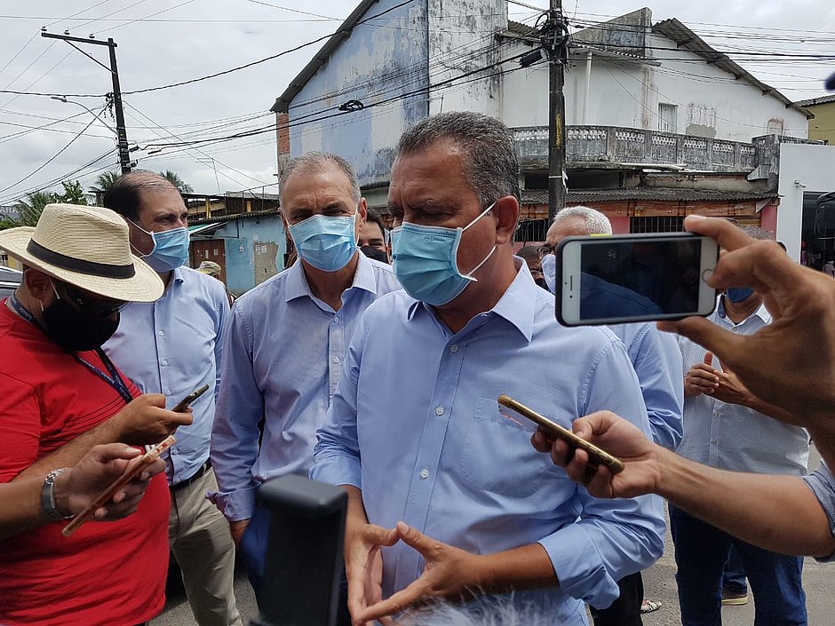 'Estamos avaliando colocar professores de férias em novembro', diz Rui