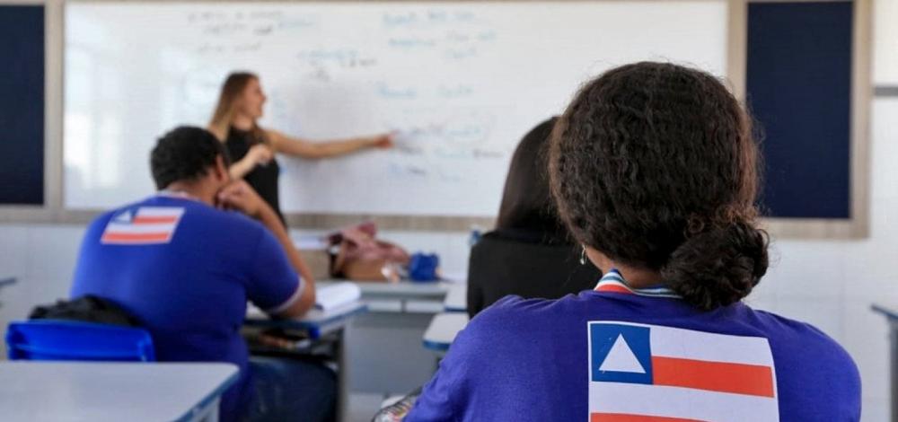 Estado decreta férias coletivas para professores da rede estadual 