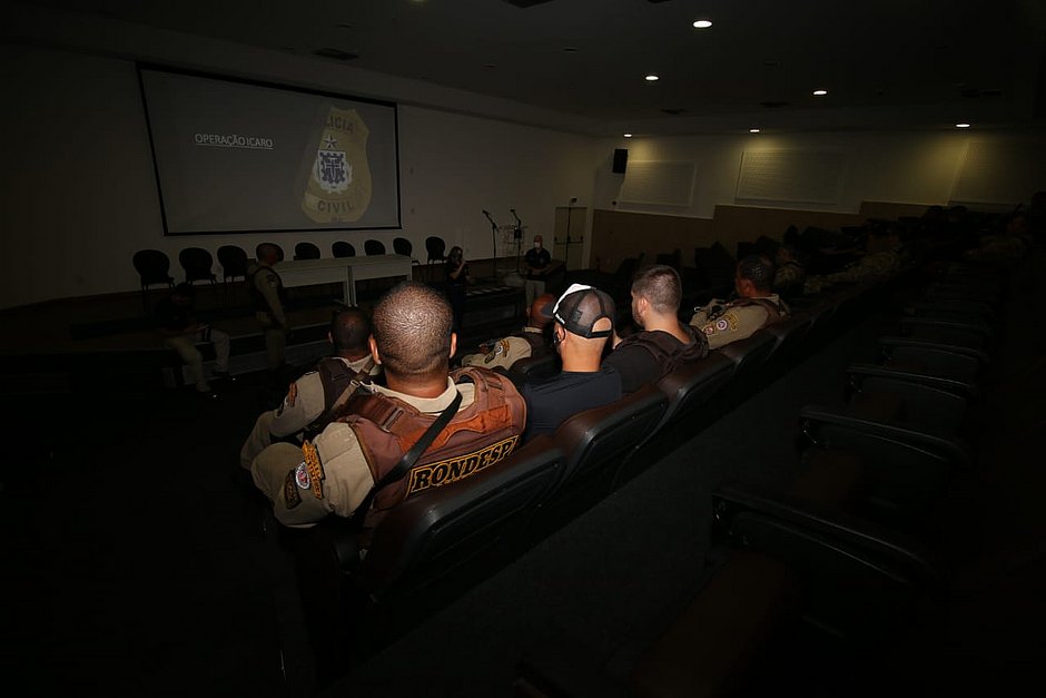 Polícia deflagra operação contra tráfico e roubos a bancos na BA