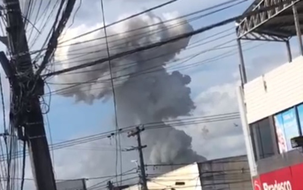 Explosão em fábrica de fogos de artifícios assusta moradores em Simões Filho