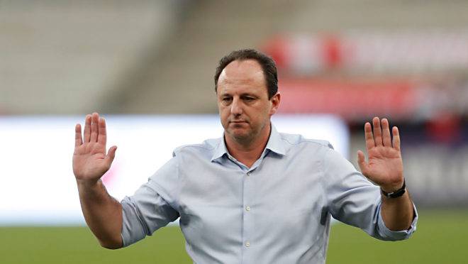 Flamengo oficializa a contratação do técnico Rogério Ceni