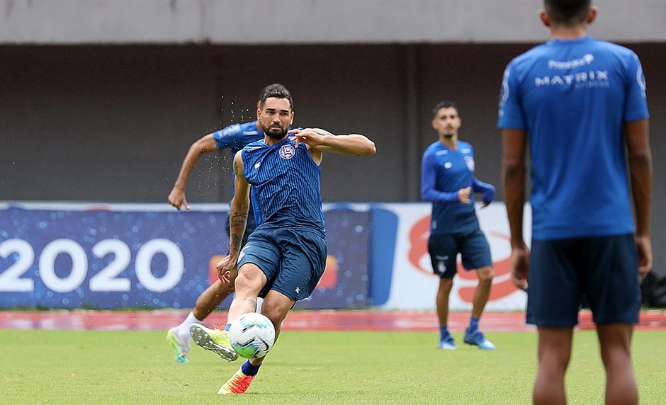 Em jogo atrasado, Bahia recebe Fortaleza e tenta confirmar reação