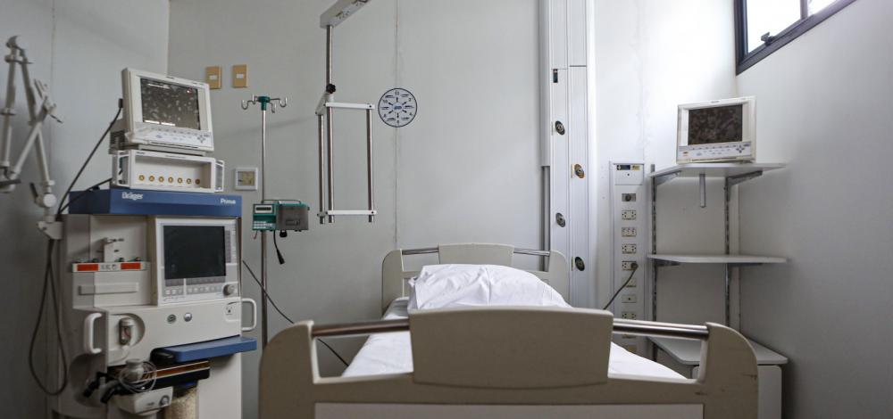 Pelo 2º dia consecutivo, EUA batem recorde de hospitalizações por Covid-19