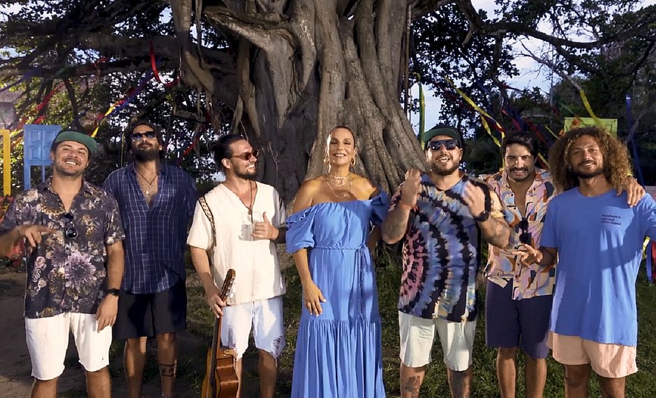 Em parceria com o Atitude 67, Ivete lança música gravada em Praia do Forte