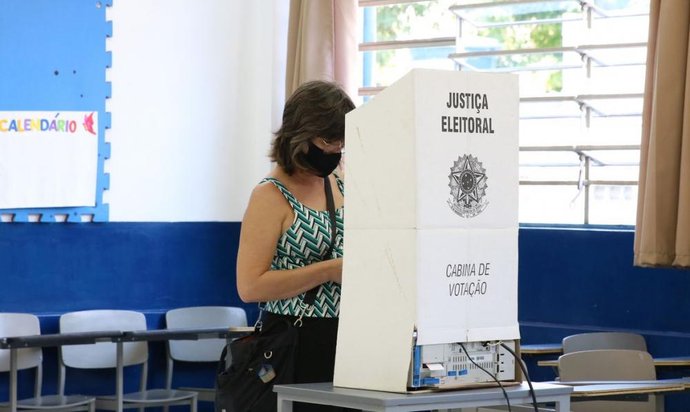 Minas tem o prefeito mais velho e o Nordeste os mais novos do país
