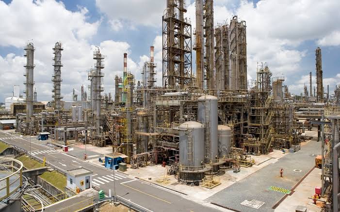 Cilindro explode em unidade da Braskem no polo petroquímico de Camaçari
