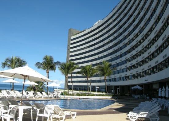Turista morre após cair do 7º andar do Ondina Apart Hotel