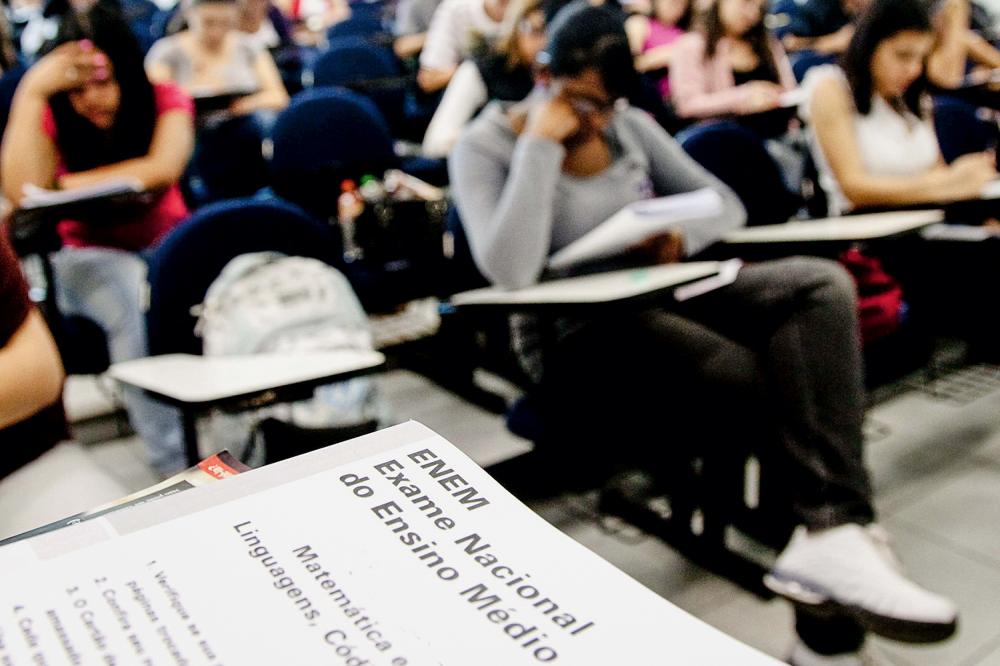 Candidatos infectados por covid-19 poderão fazer Enem em outra data, diz Inep