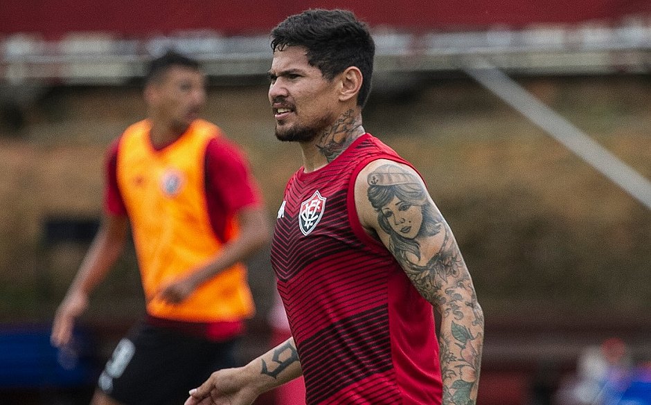 Léo Ceará participou de 35,5% dos gols do Vitória na Série B