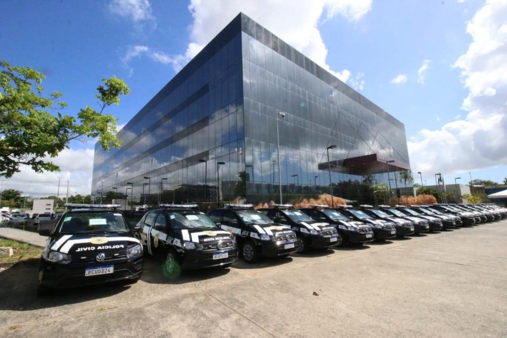 Governo entrega 60 novas viaturas para Polícia Civil com nova padronização 