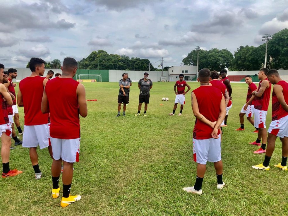 Vitória enfrenta o Cuiabá na Arena Pantanal