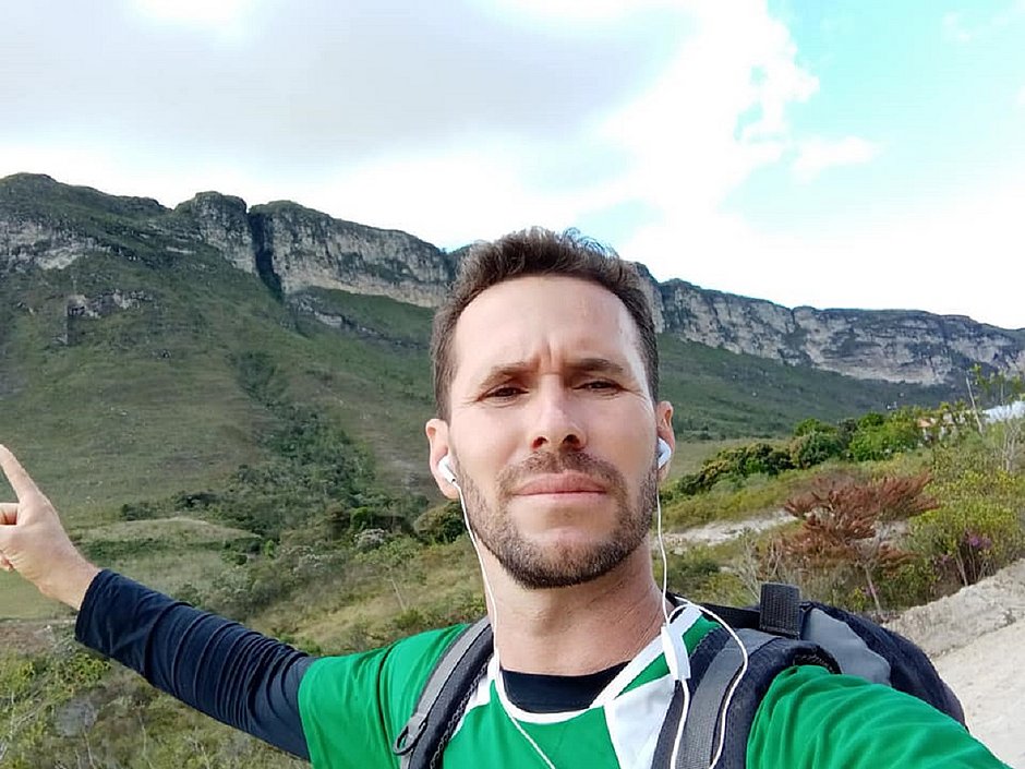 Guia turístico morre após queda em cachoeira em cidade da Chapada