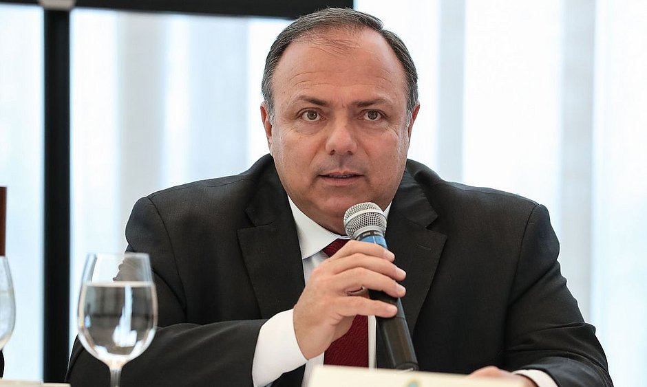 Pazuello prevê 60 dias para certificar qualquer vacina contra covid