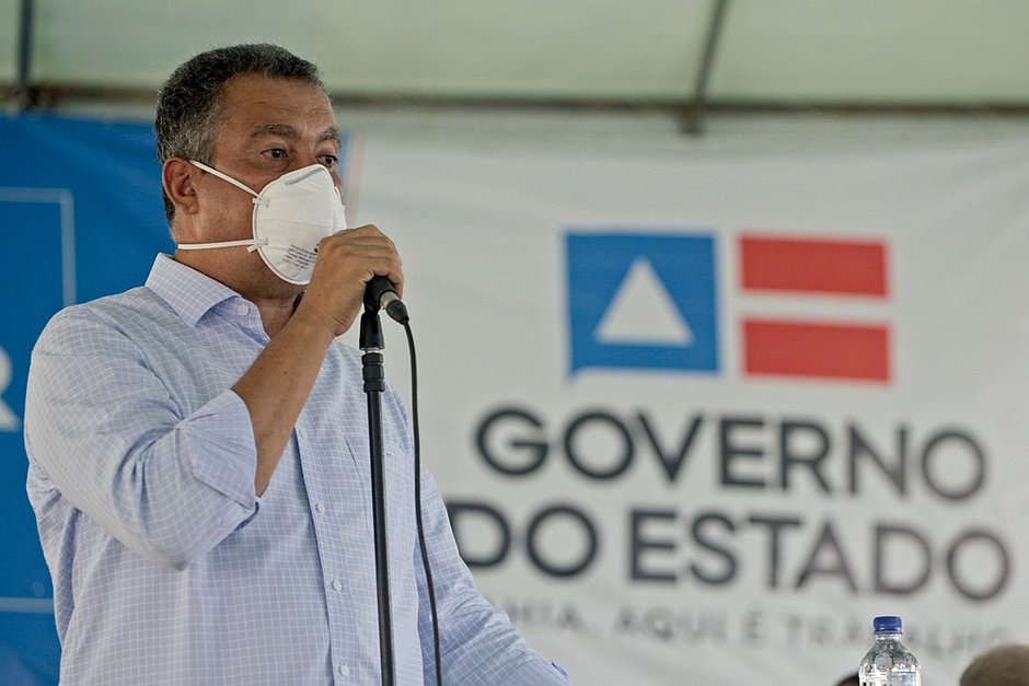 Governador anuncia compra de 19,8 milhões de seringas para vacina da covid-19