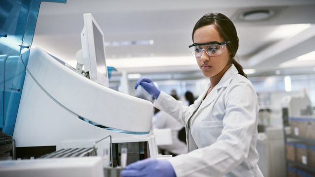 Cientistas identificam 1º caso em que Covid-19 desencadeia síndrome de Guillain-Barré