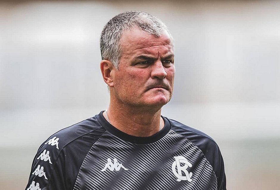 Com Mazola, Vitória chega ao oitavo técnico diferente em dois anos