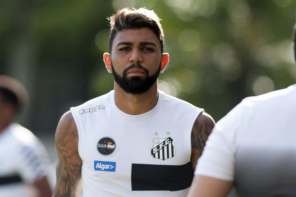 Santos é condenado a pagar R$ 18 mi ao Barcelona por não notificar preferência por Gabigol