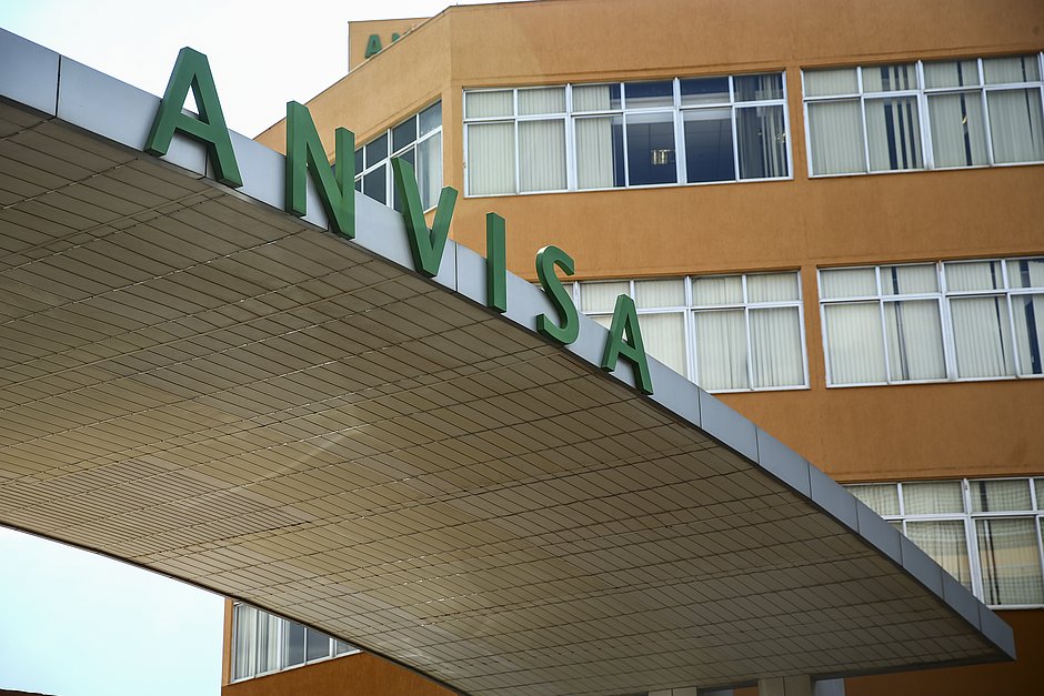 Em carta aberta de servidores, Anvisa firma posicionamento contra interferência política