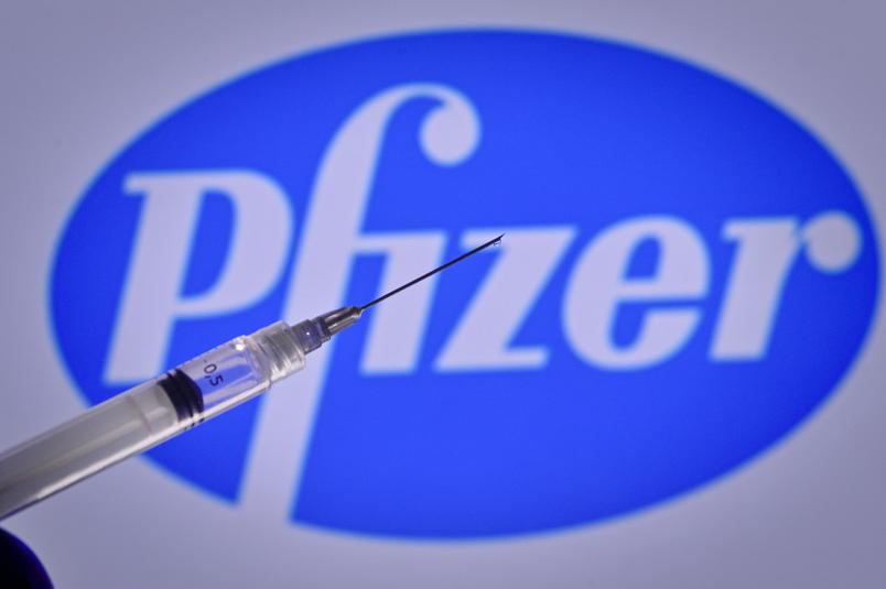 Comitê dos EUA autoriza oficialmente uso da vacina da Pfizer no país