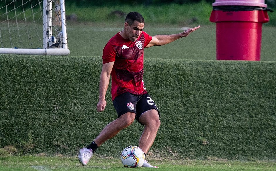 Sem ganhar há três jogos, Vitória recebe Juventude no Barradão