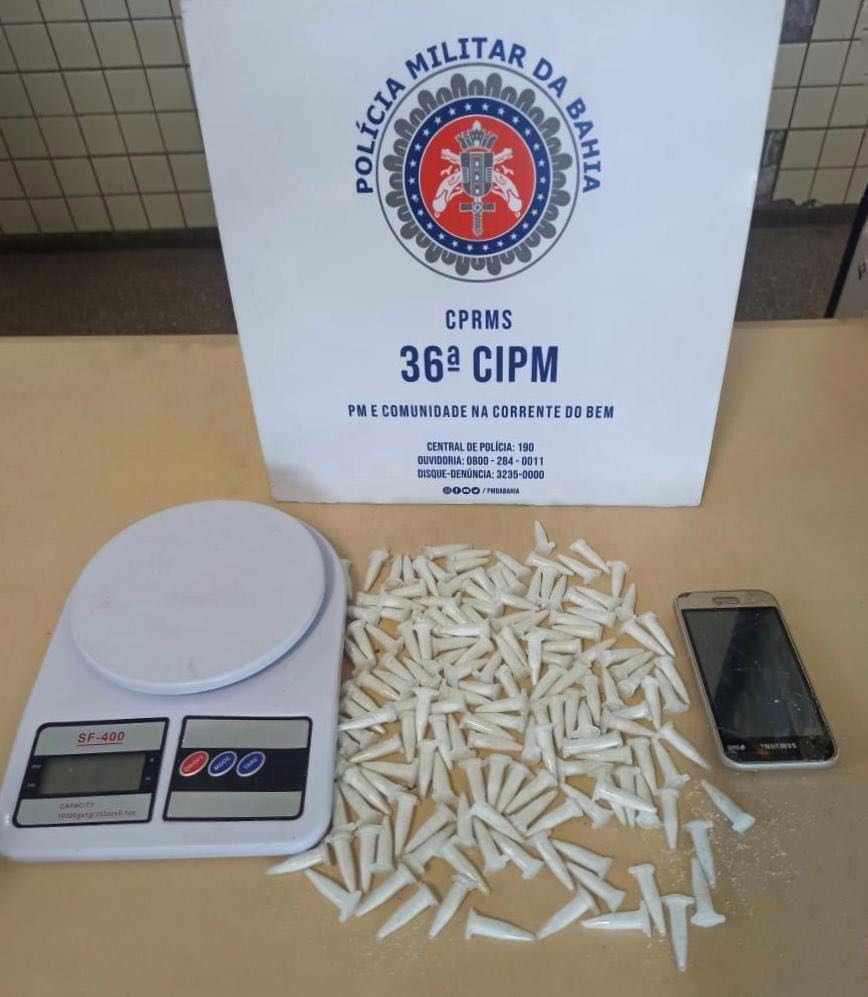 Homem é preso com 158 pinos de cocaína em Dias d'Àvila 