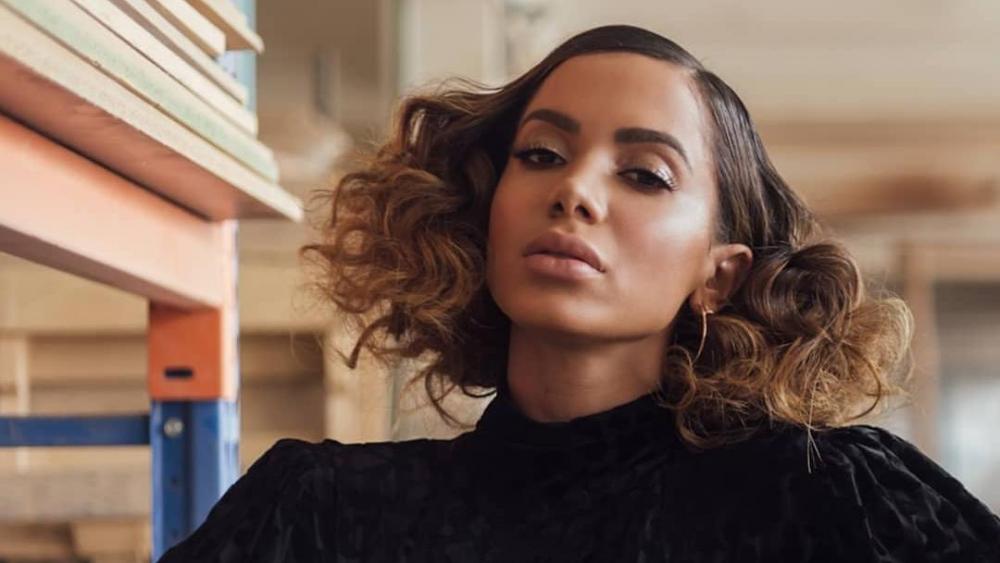 Anitta conta que foi estuprada aos 14 anos e sentia-se culpada