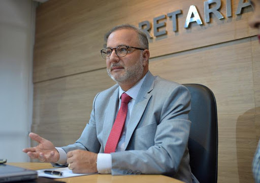 Jovens só devem ser vacinados na segunda metade de 2021, diz Fábio Vilas-Boas