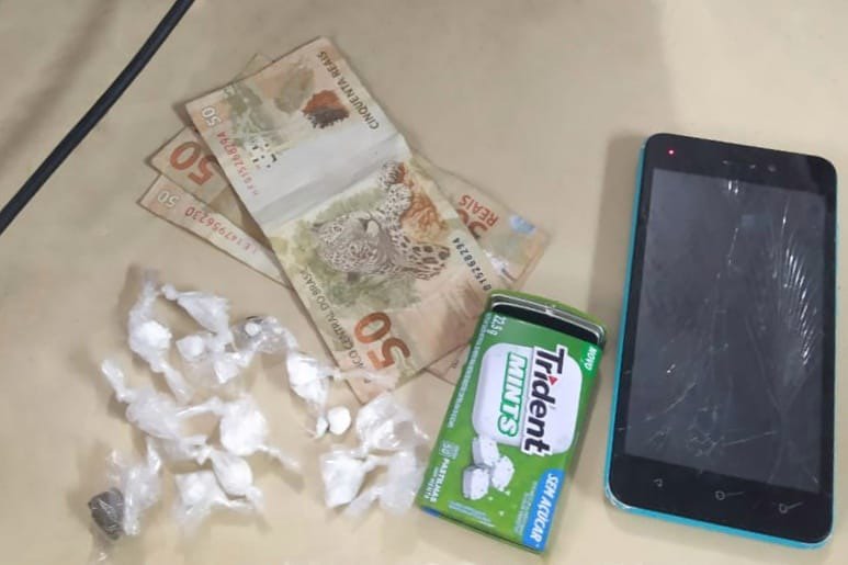 Homem é preso com 14 pinos de cocaína em Dias d’Ávila