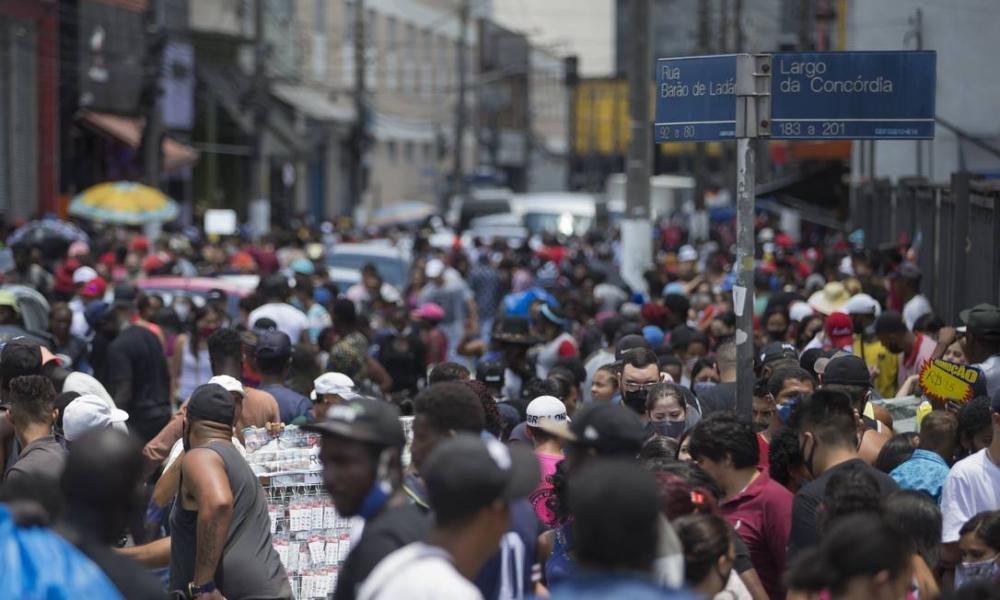 Isolamento cai ao menor nível desde o início da pandemia, diz Datafolha