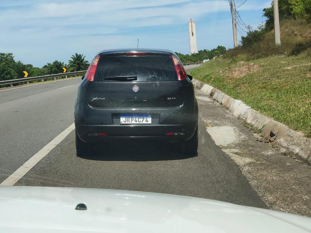 Veículo tomado de assalto em Dias d'Ávila é encontrado em Jauá