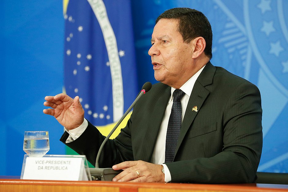Mourão: teremos em breve vacina distribuída em todo Brasil, inclusive na Amazônia
