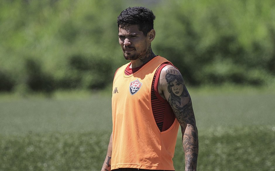 Vitória pega CSA no último jogo do ano mirando se afastar do Z4